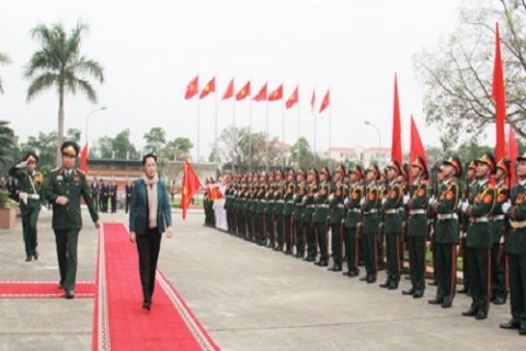 chu tich quoc hoi lam viec voi quan khu 2 bo doi bien phong ha giang