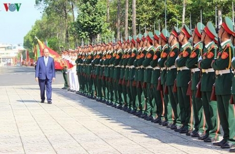 thu tuong nguyen xuan phuc tham chuc tet quan khu 9