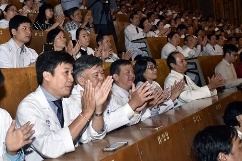 thu tuong tham lam viec tai benh vien cho ray