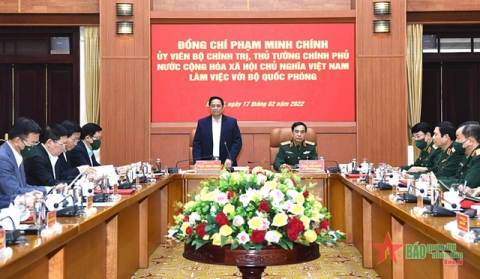 thu tuong chinh phu pham minh chinh lam viec voi bo quoc phong