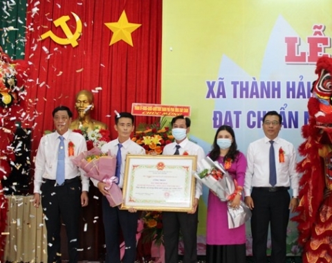 ninh thuan le cong bo xa thanh hai dat chuan nong thon moi nang cao