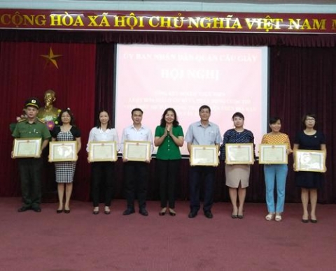 quan cau giay ha noi tong ket 5 nam thi hanh luat hoa giai o co so va phat dong cuoc thi tim hieu dich vu cong truc tuyen tren dia ban