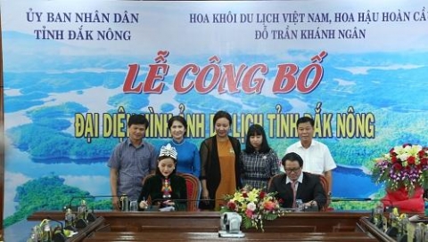hoa hau do tran khanh ngan dai dien hinh anh du lich tinh dak nong