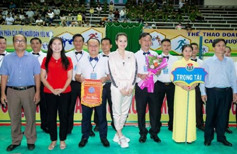 hoa hau khanh ngan tham gia khai mac giai kickboxing toan quoc nam 2020 tai dak nong