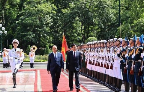 chu tich nuoc nguyen xuan phuc chu tri don tong bi thu chu tich lao