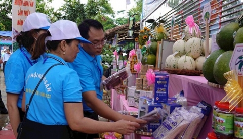 binh dinh ngay hoi nong san huyen hoai an lan thu 1 2022 quang ba san pham dia phuong
