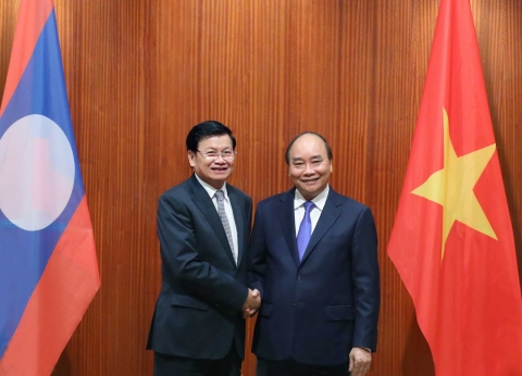 thu tuong nguyen xuan phuc hoi dam voi thu tuong lao thongloun sisoulith