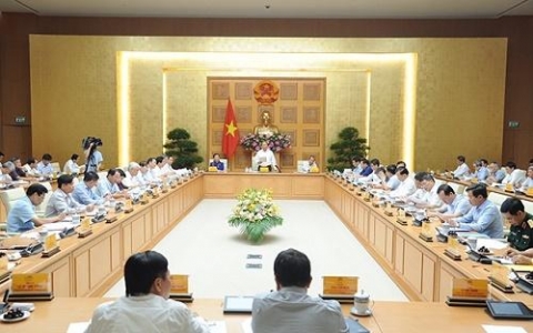 thu tuong nguyen xuan phuc chu tri hop tieu ban kinh te xa hoi dai hoi xiii cua dang