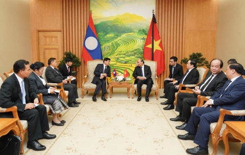 thu tuong nguyen xuan phuc tiep thu tuong lao thongloun sisoulith