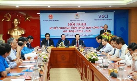 pho thu tuong thuong truc du le ky ket hop tac ve quan he lao dong