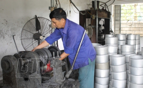 thai binh cac lang nghe truyen thong vuon len trong dai dich