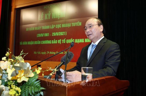 chu tich nuoc nguyen xuan phuc du le ky niem 60 nam ngay thanh lap luc luong ngoai tuyen cong an nhan dan