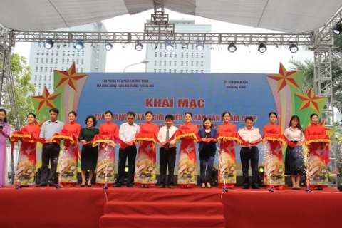 nhieu san pham ocop dac san vung mien tham gia tuan hang tu van tai ha noi