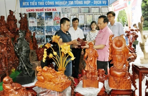 cham khac go my nghe van ha can huong bao ton tranh bi mai mot