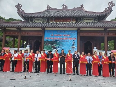 binh dinh long trong khanh thanh cong trinh den tho anh hung dan toc nguyen trung truc