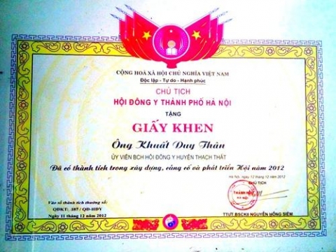 nha thuoc dong y phuc dang duong duoc nguoi benh tin yeu