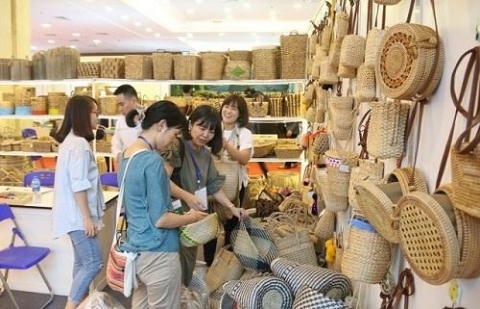 ha noi phan dau co tren 10000 dn co so cnnt nganh thu cong my nghe duoc ho tro tu chuong trinh khuyen cong giai doan 2021 2025