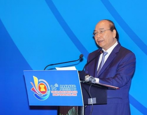 thu tuong nguyen xuan phuc dua con thuyen lon asean luon vung tay lai vuot qua nhung con gio nguoc