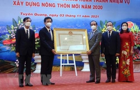 thu tuong chinh phu cong nhan tp tuyen quang hoan thanh nhiem vu xay dung nong thon moi nam 2020