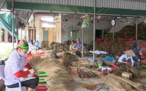 lang nghe choi dot tam quang thuc hien muc tieu kep