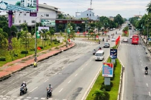 thi xa huong thuy hoan thanh nhiem vu xay dung nong thon moi