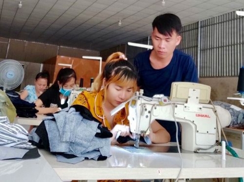 binh duong chuyen lap nghiep cua mot thanh nien xa que