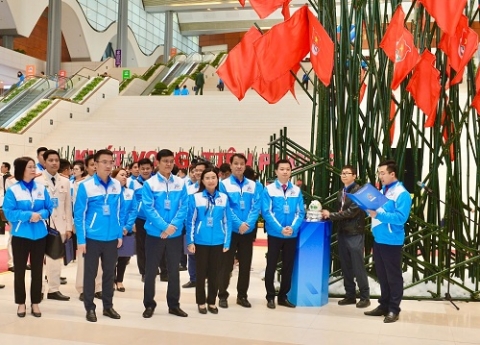 gan 1000 hien vat duoc trung tai trien lam anh khat vong cong hien le song thanh nien