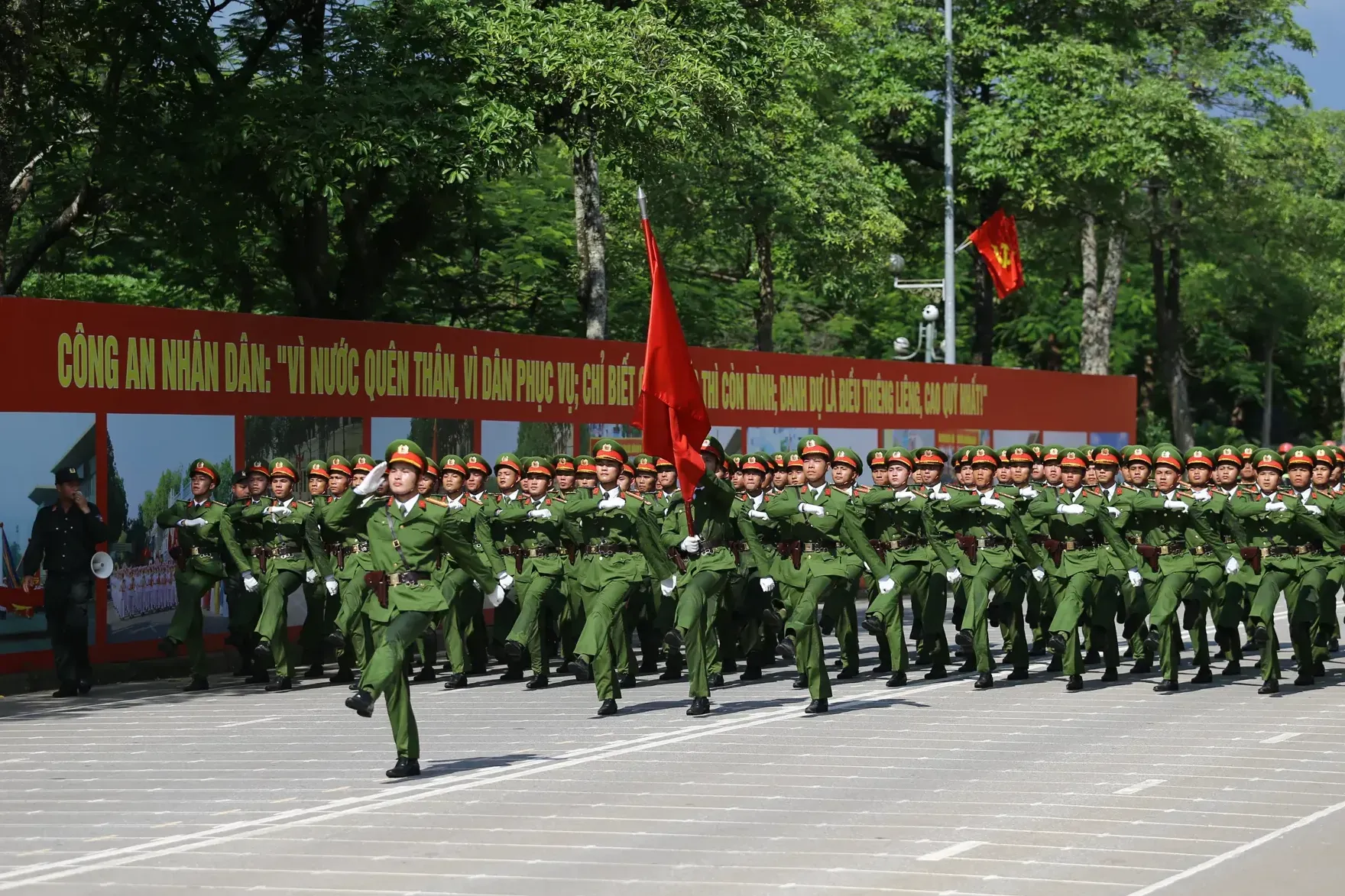 Mãi tự hào về “thanh bảo kiếm” sắc bén, “lá chắn thép” vững chắc bảo vệ Đảng, Nhà nước và Nhân dân