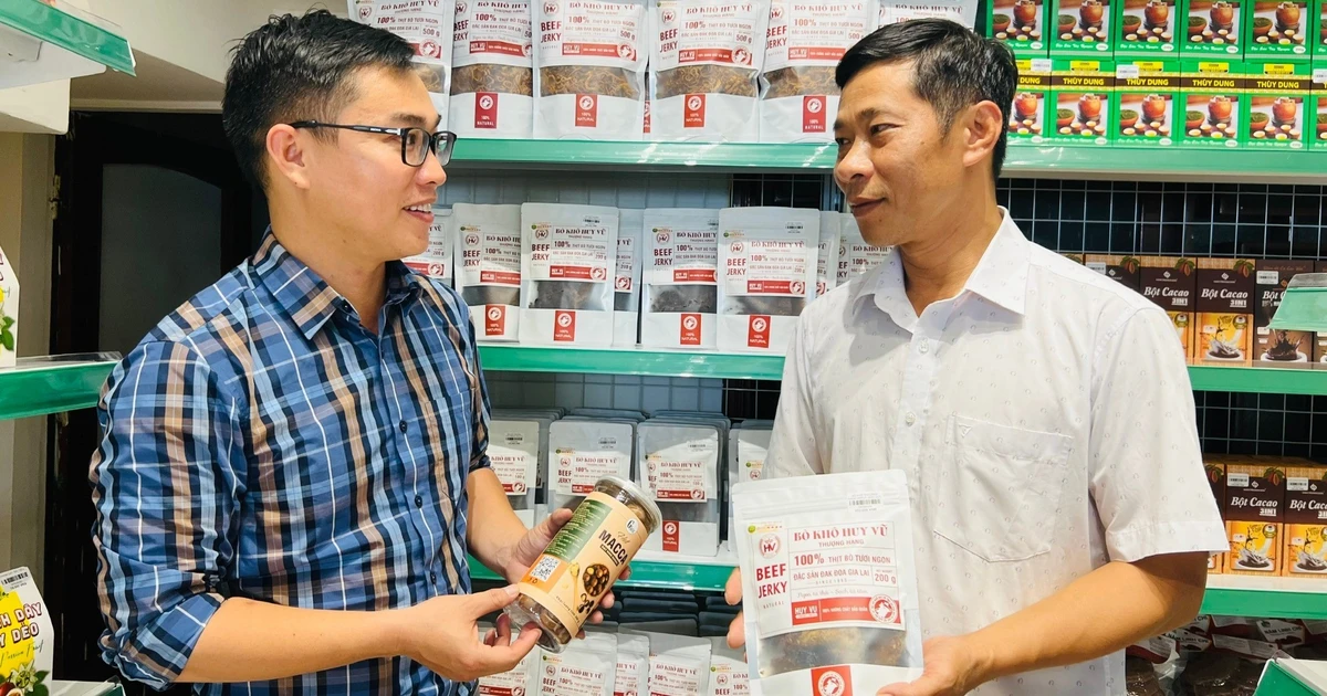 Khai trương cửa hàng trưng bày sản phẩm OCOP Gia Lai ở phường Quy Nhơn