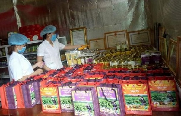 Tỉnh bột nghệ nếp đỏ cao cấp là 1 trong 8 sản phẩm của Bắc Kạn được tôn vinh danh hiệu Thương hiệu Vàng nông nghiệp Việt Nam năm 2021