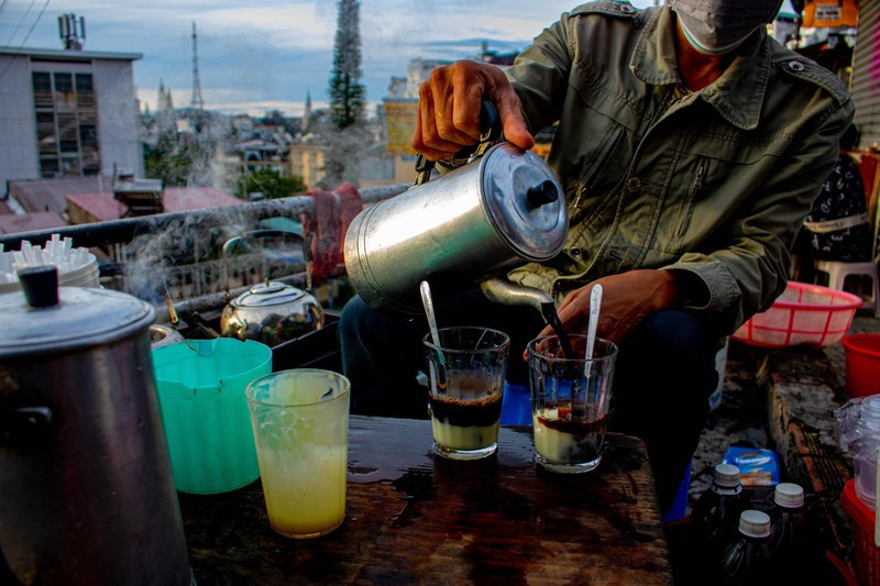 Thành phố Hồ Chí Minh, điểm đến thưởng thức “cà phê bệt”