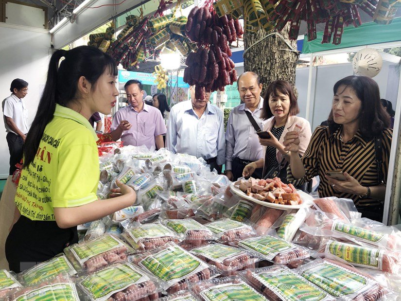 Hundreds of specialty products converge at Ben Tre Industry - Commerce and Culinary Fair 2023
