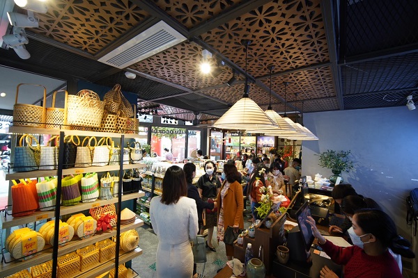 Siêu thị sản phẩm OCOP Đà Nẵng thu hút sự quan tâm của khách hàng trong và ngoài tỉnh