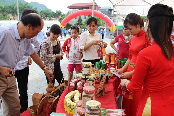 Các sản phẩm từ hoa hồi Lạng Sơn được giới thiệu và bán tại hệ thống các siêu thị, cửa hàng trong nội địa và xuất ra nước ngoài