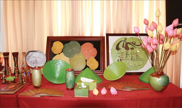 Cùng với ẩm thực, các sản phẩm quà lưu niệm sẽ được quảng bá tại Lễ hội Sen Đồng Tháp Tháp