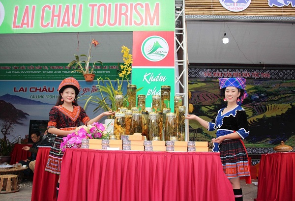 Không gian trưng bày giới thiệu các sản phẩm OCOP tại Tuần Du lịch - Văn hóa Lai Châu