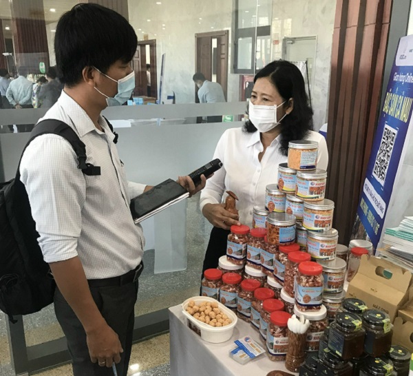 Ngoc Giau dried seafood products participate in the Ca Mau trade promotion program