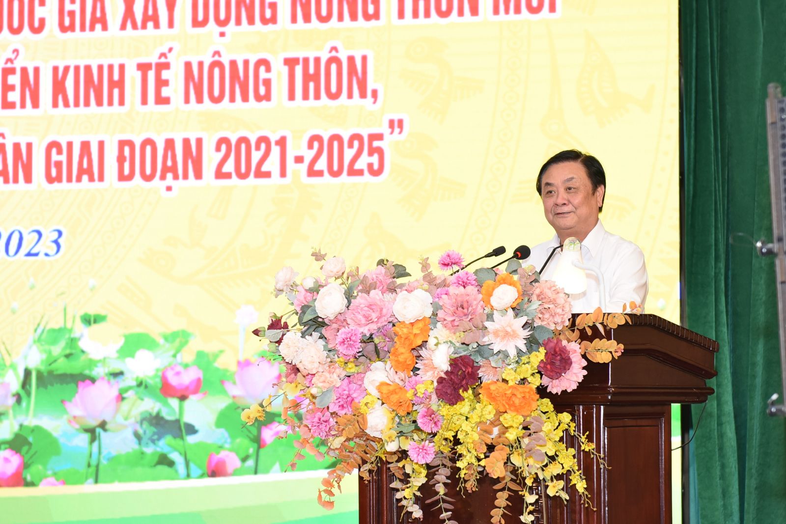Bộ trưởng Bộ Nông nghiệp &amp;amp; Phát triển nông thôn Lê Minh Hoan phát biểu tại hội ngh