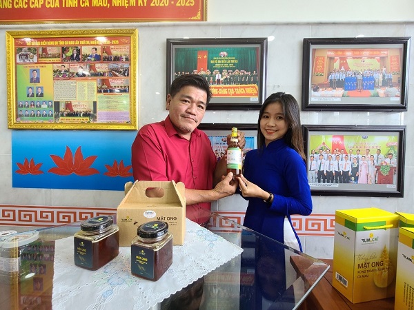 OCOP Honey RUM CM product, bottled from natural honey of U Minh Ca Mau forest.