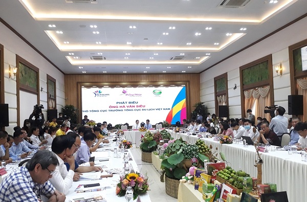 Quang cảnh của diễn đàn kết nối du lịch TP.HCM và ĐBSCL