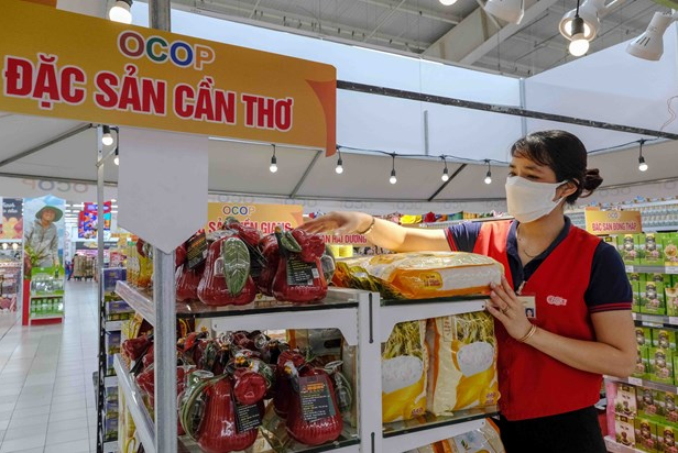 Tuần lễ OCOP và các sản phẩm tinh hoa hàng Việt Nam 2022 quy tụ 19 gian hàng trưng bày, giới thiệu trên 150 sản phẩm OCOP, sản phẩm đặc sản, đặc trưng