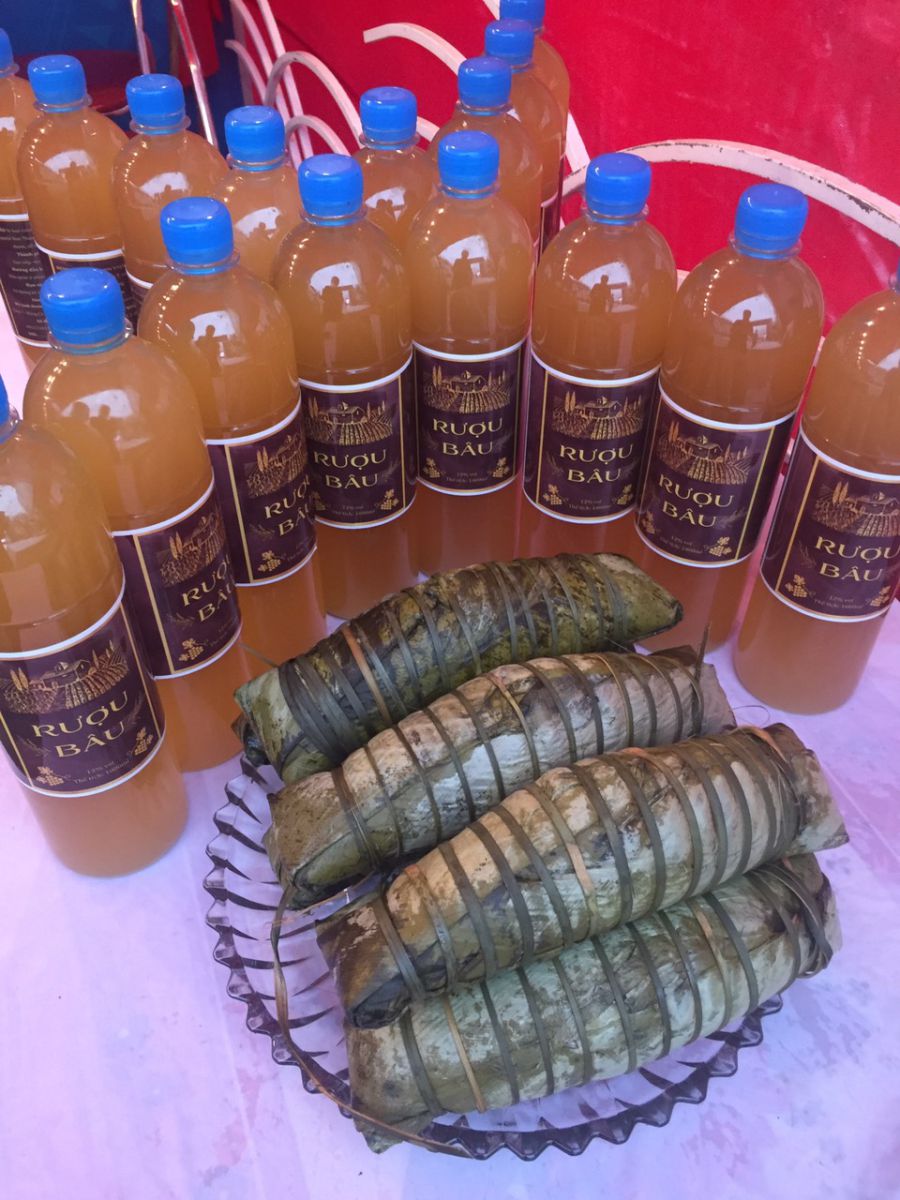 Sản phẩm rượu Bâu Bằng Cả là đặc sản của người Dao Thanh Y – TP. Hạ Long – Quảng Ninh