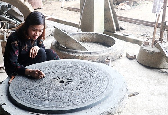 Thanh Hóa: Sản phẩm trống đồng gắn với văn hóa địa phương