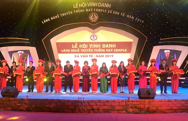 Hội chợ làng nghề huyện Phú Xuyên năm 2019 - “Vinh danh làng nghề truyền thống”