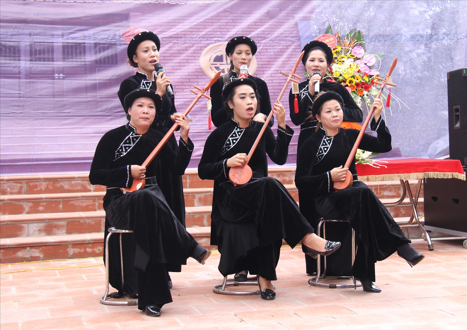 Lễ đón nhận Bằng ghi danh “Thực hành Then của người Tày, Nùng, Thái ở Việt Nam” vào danh sách Di sản văn hóa phi vật thể đại diện của nhân loại tại Lễ hội Thành Tuyên