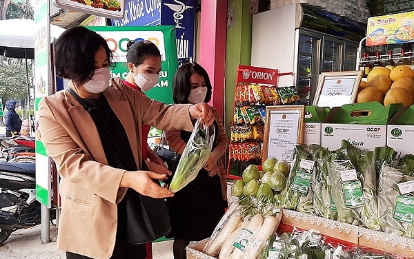 Điểm giới thiệu và bán sản phẩm OCOP trưng bày và bán các sản phẩm nông sản của huyện Mê Linh